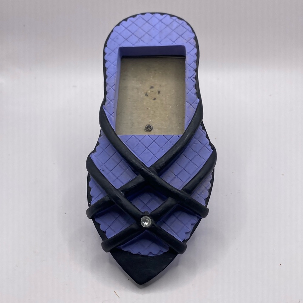 Shoe shaped picture photo frame picture photo size 2x1.5” stand for desk/ shelf